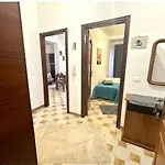 Lavinia House דירה *
