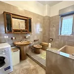 Lavinia House דירה אוליברי